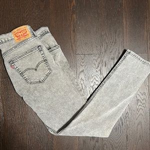 Mens levis